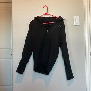 Small Men’s Black Patagonia Quarter Zip